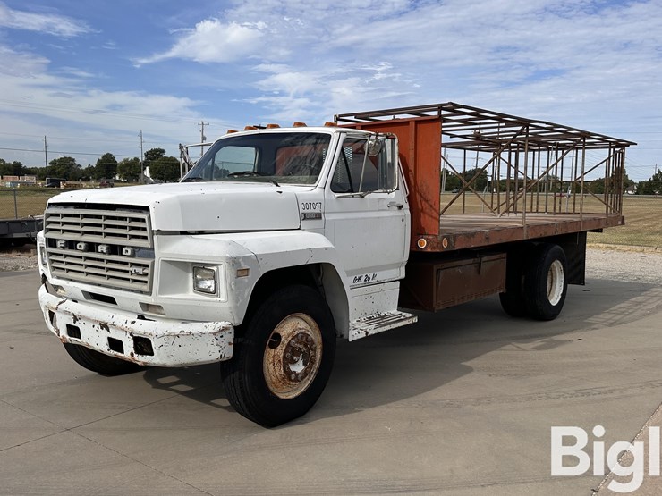 1981-ford-f700-image-1