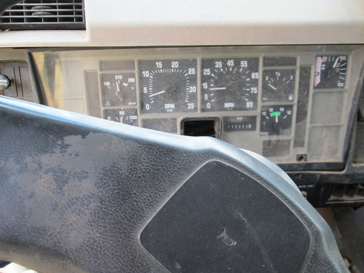 2001-international-4700-image-36