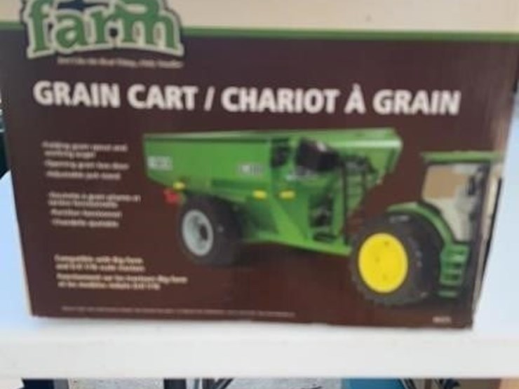 ertl-big-farm-gc1108-grain-cart-1/16-scale-image-5