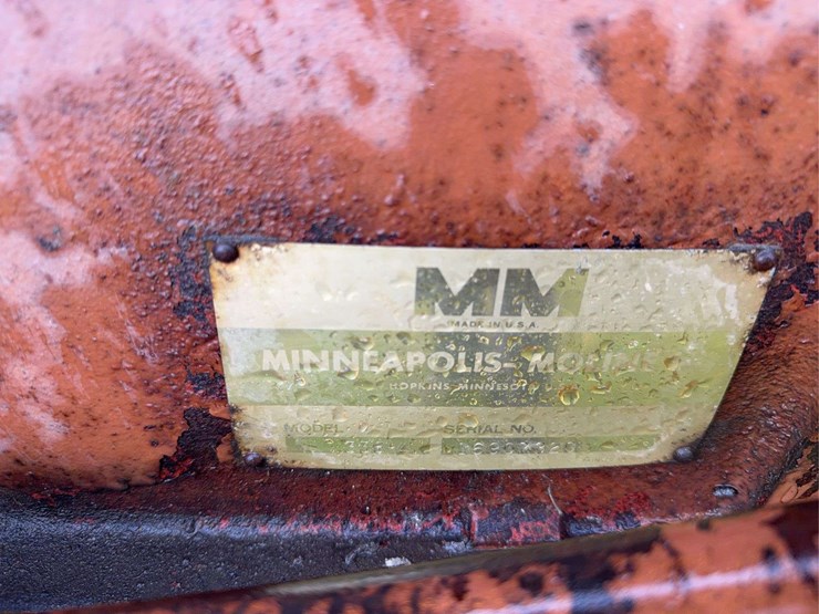 minneapolis-moline-m602-image-21
