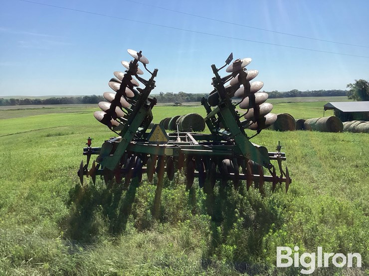 john-deere-331-image-6