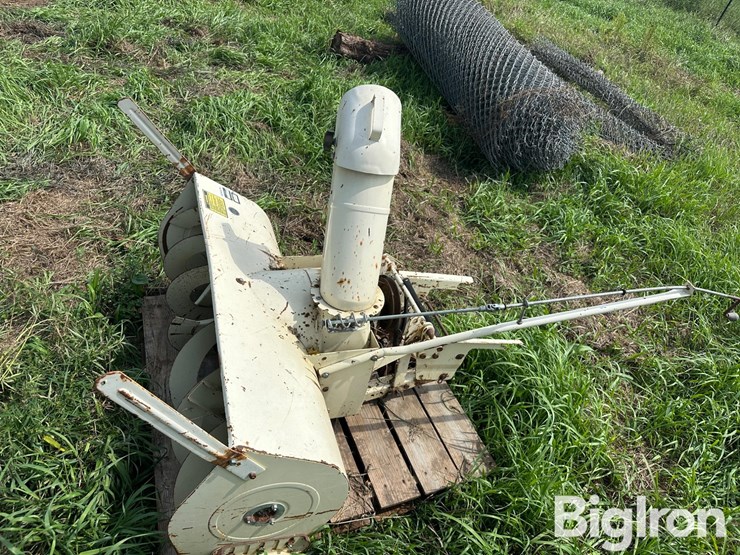 cub-cadet-190-450-snow-blower-attachment-image-4