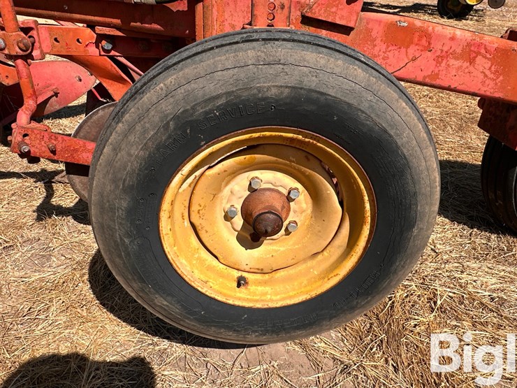 massey-ferguson-880-image-20