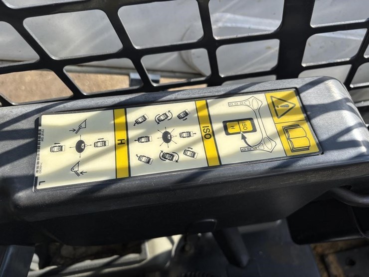 2020-bobcat-t450-image-24
