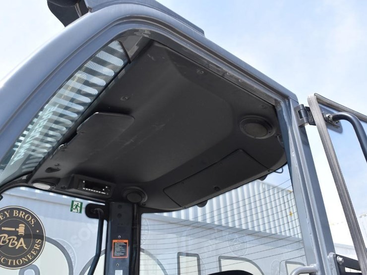 2024-deere-204-g-tier-image-38