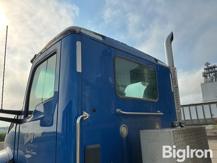 2019-kenworth-t880-image-11
