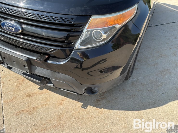2015-ford-explorer-image-11