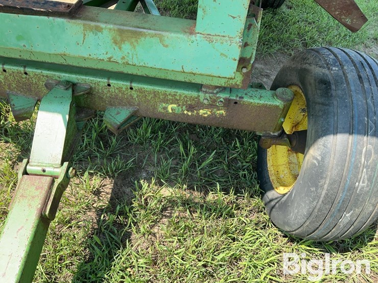 john-deere-1065-image-10