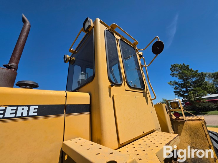 deere-444g-image-11