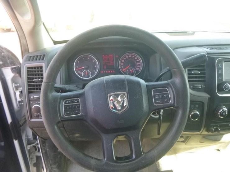 2016-dodge-1500-image-10