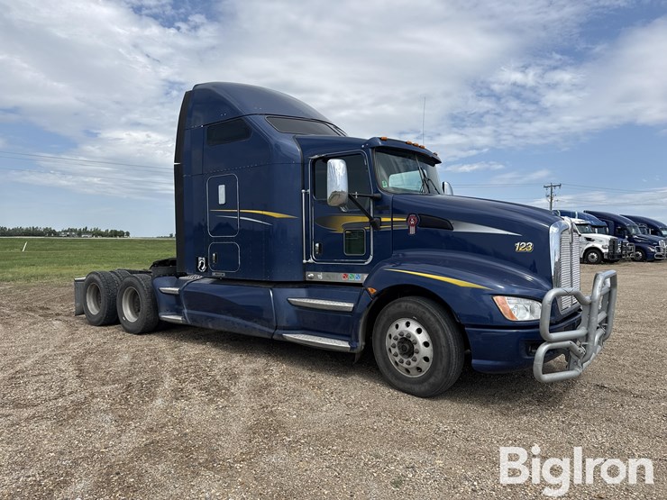 2011-kenworth-t600-image-3