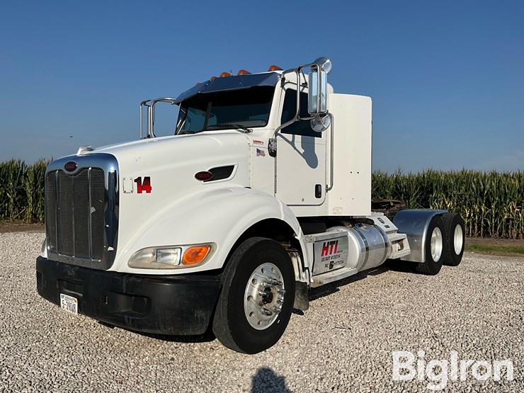 2014-peterbilt-384-image-1