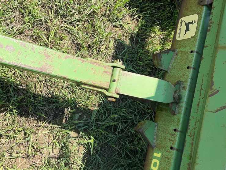 john-deere-1065-image-11
