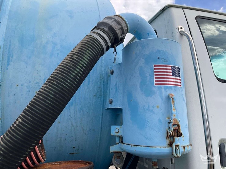 2005-sterling-l7500-image-23
