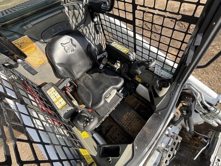2020-bobcat-t450-image-21