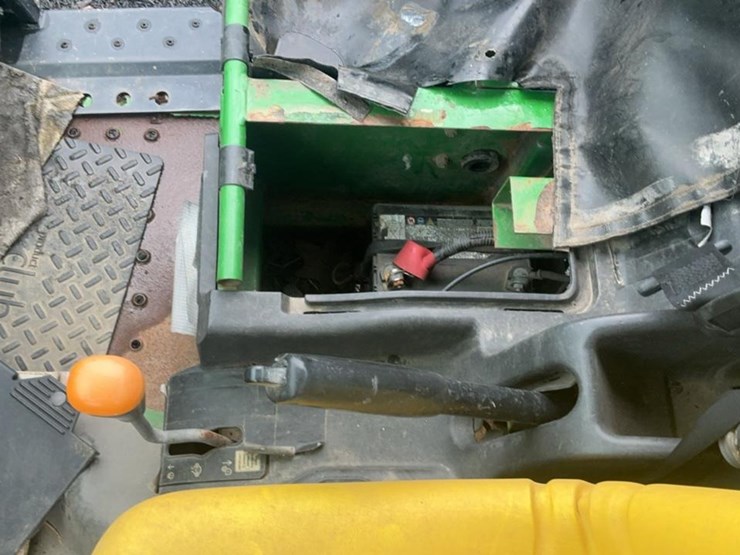 john-deere-gator-image-15