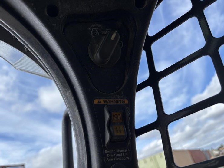 2016-bobcat-s590-image-19