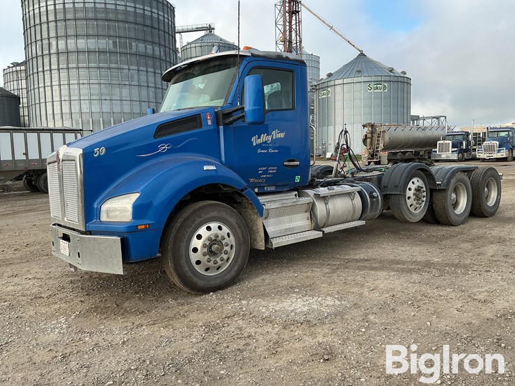2019-kenworth-t880-image-1