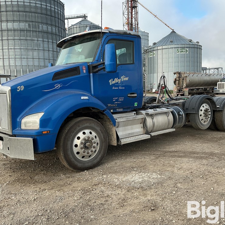 2019 KENWORTH T880
