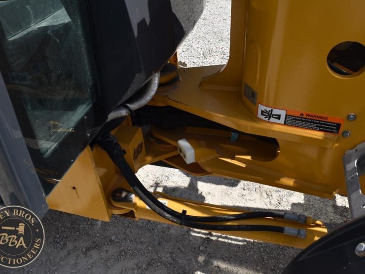 2024-deere-204-g-tier-image-36