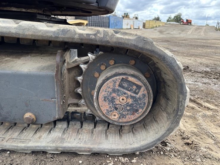2013-bobcat-e26em-hydraulic-excavator-image-24