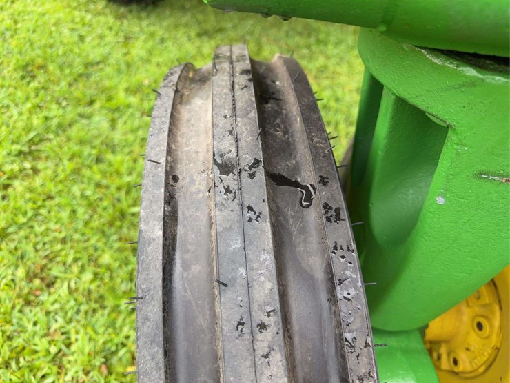 john-deere-520-image-14