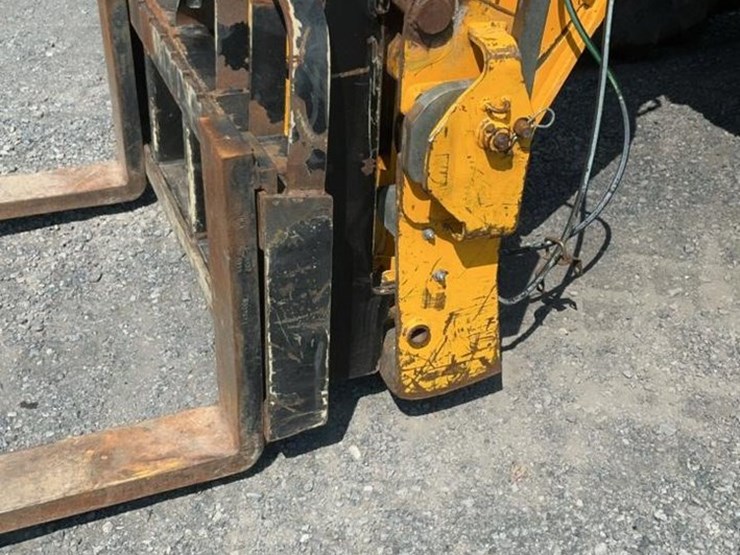 2012-jcb-550-image-55