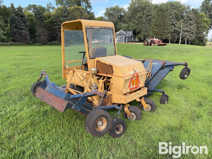 hustler-4400-commercial-mower-image-7