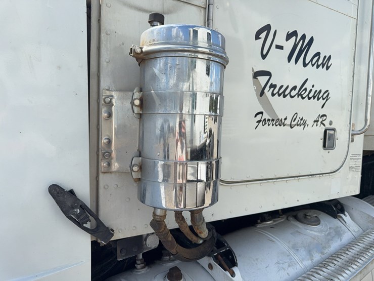 1996-peterbilt-357-image-70