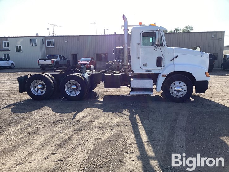 1997-freightliner-fld112-image-8