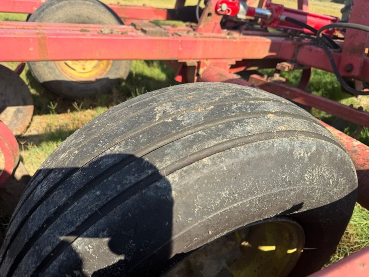 massey-ferguson-820-image-12