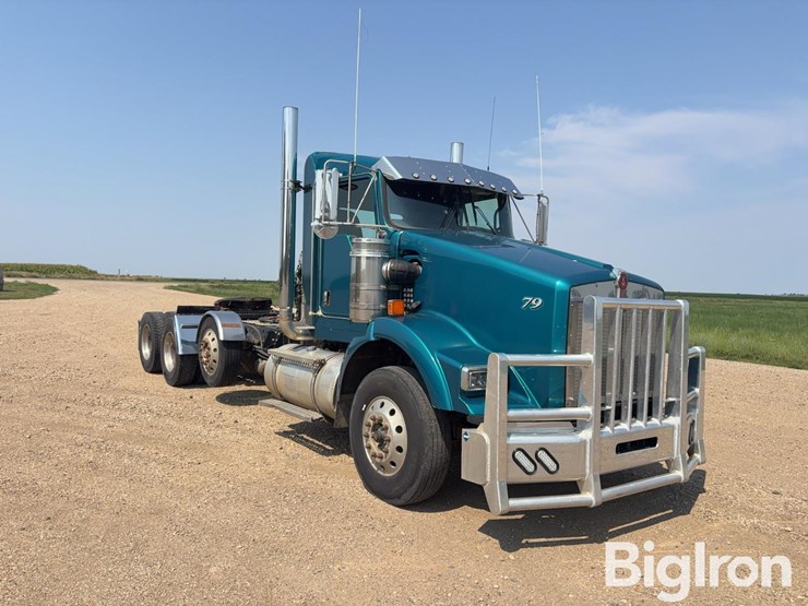 2010-kenworth-t800-image-3
