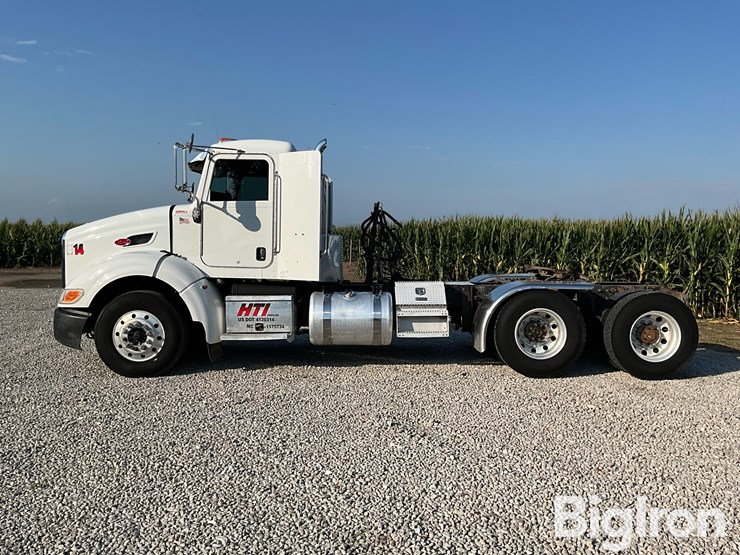 2014-peterbilt-384-image-8