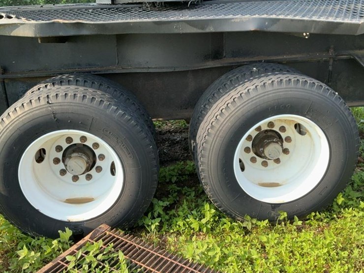 2013-deere-437d-image-74