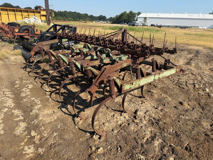 john-deere-1100-image-3