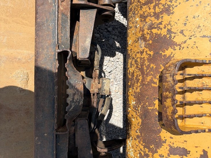 2012-caterpillar-279c2-image-15