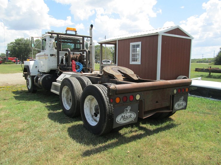 1993-mack-rd688s-image-4