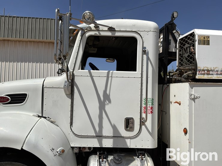 2008-peterbilt-335-image-11