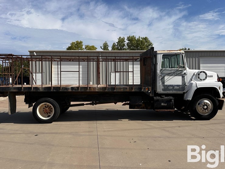 1990-ford-ln8000-image-4