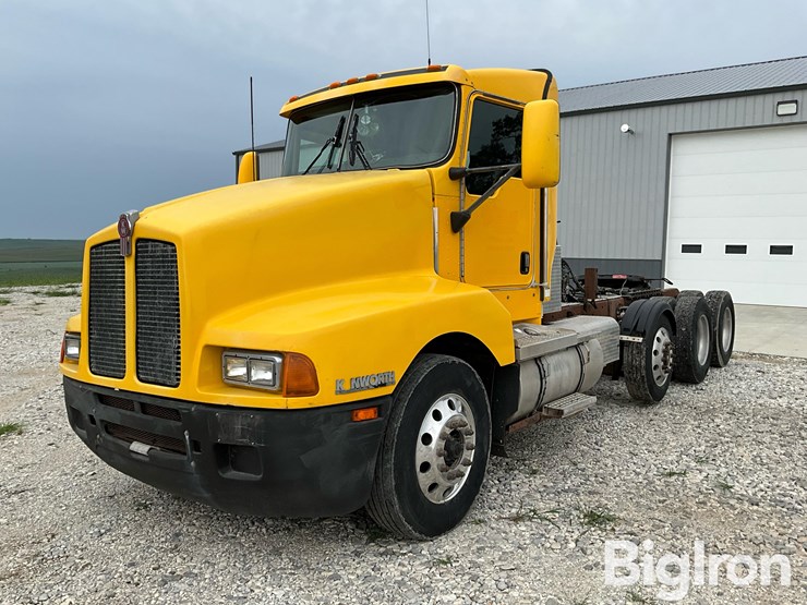 2003-kenworth-t600-image-1