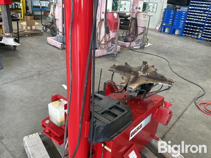 2026-massey-ferguson-730-image-14
