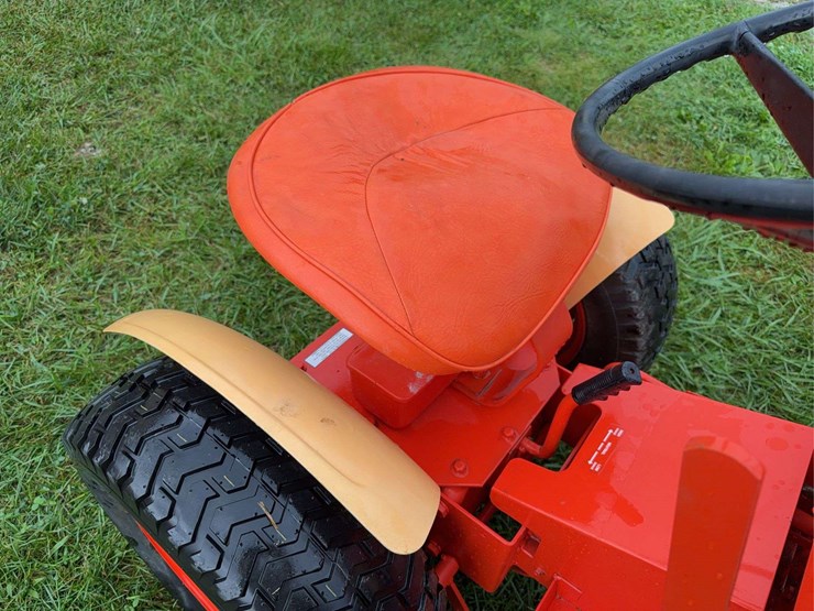 case-130-garden-tractor-image-13