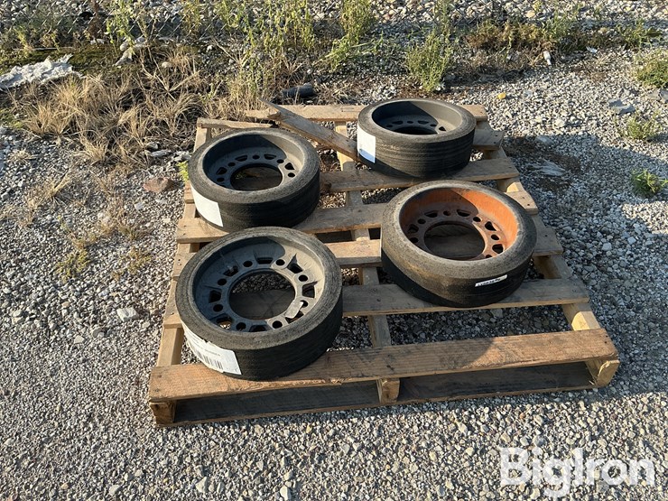 john-deere-8020-image-2