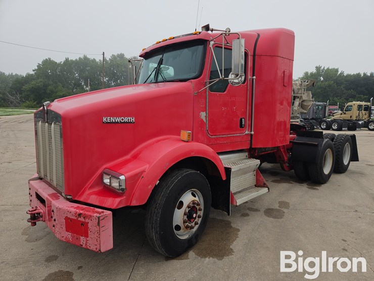 2004-kenworth-t800-image-1