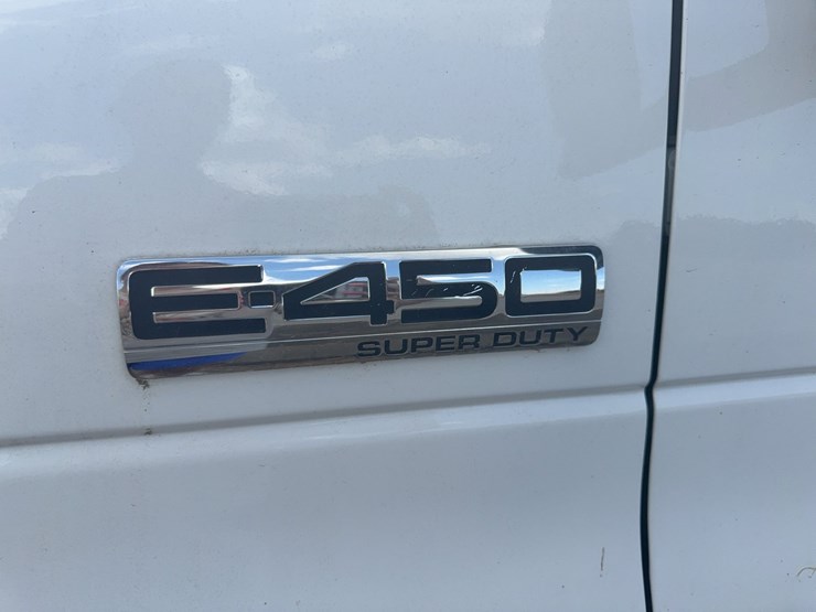 2006-ford-e450-image-27