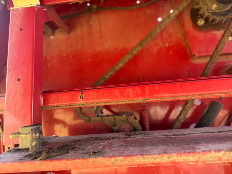 2014-new-holland-br7060-image-58