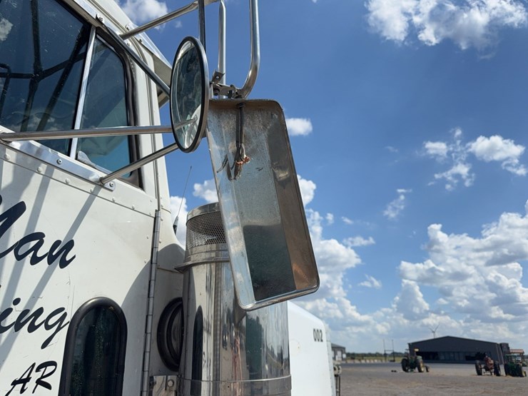 1996-peterbilt-357-image-52