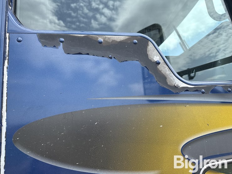 2011-kenworth-t600-image-19