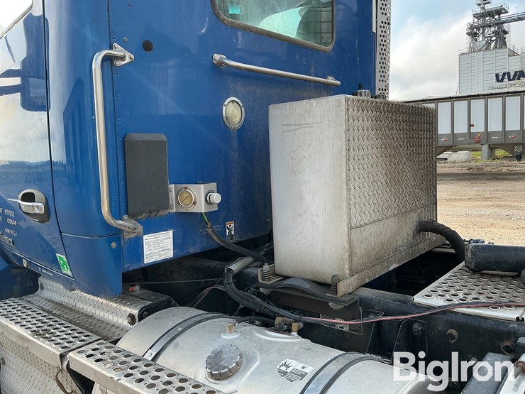 2019-kenworth-t880-image-10
