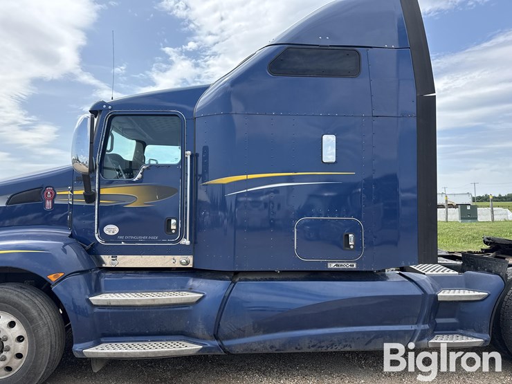 2011-kenworth-t600-image-10